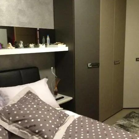 Centro Citta' Vicino Arco D'augusto * أَويستا