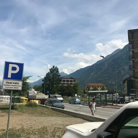 Centro Citta' Vicino Arco D'augusto أَويستا